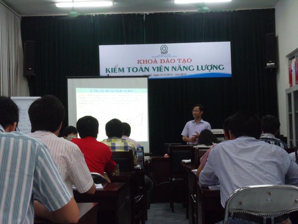 Khóa đào tạo Kiểm toán viên năng lượng do chuyên gia hàng đầu của Công ty Năng Lượng và Môi trường Bách Khoa giảng dạy